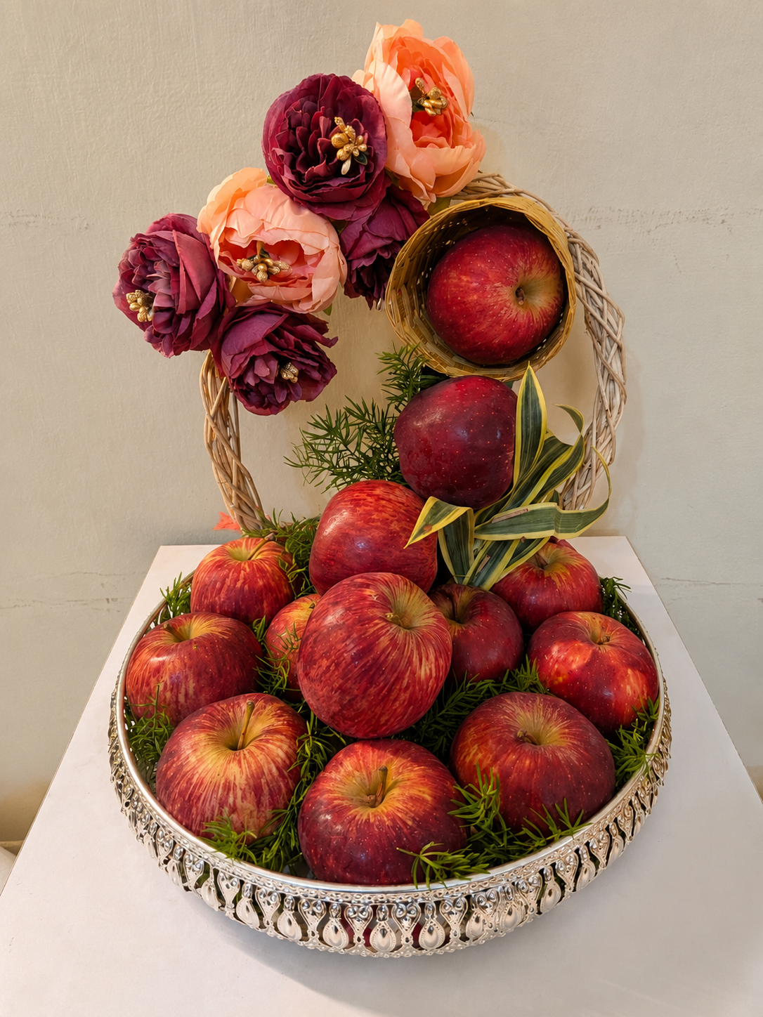 Floral Plate Decor